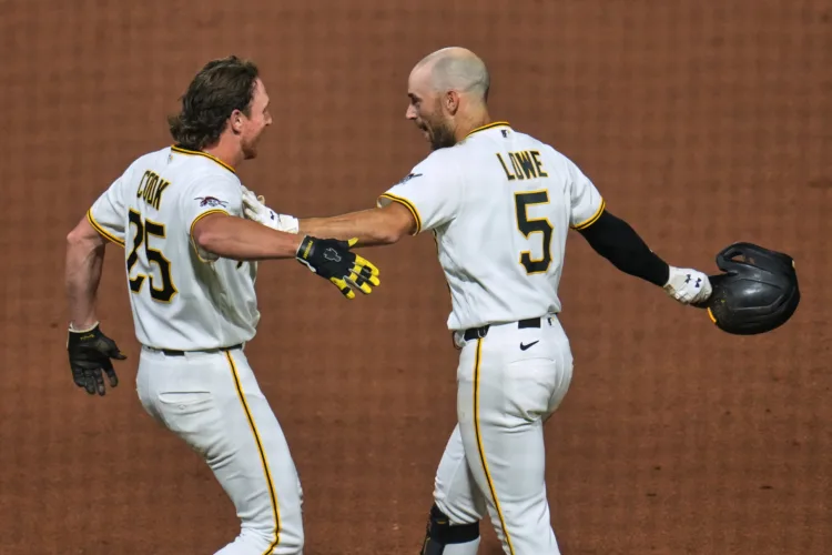 Lowe lifts Pirates to win in 10th